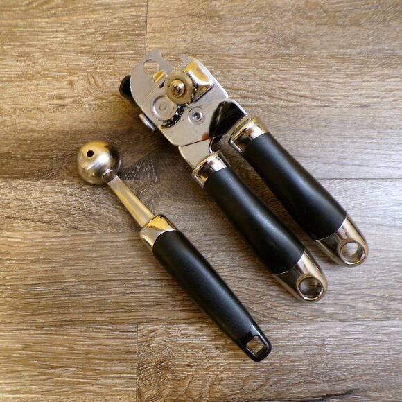 FARBERWARE Lot of 2: Can Opener & 1-1/4" Baller w/Black Handles & Chrome - Picture 2 of 12